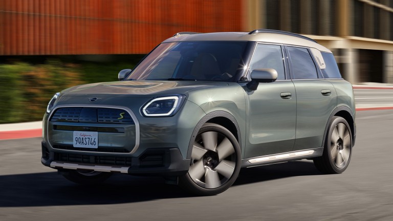 All-electric MINI Countryman – mosaic - driving experience