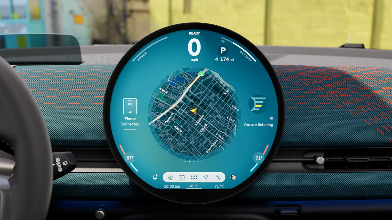 Detail view of the light blue centre instrument display with navigation map activated in the centre