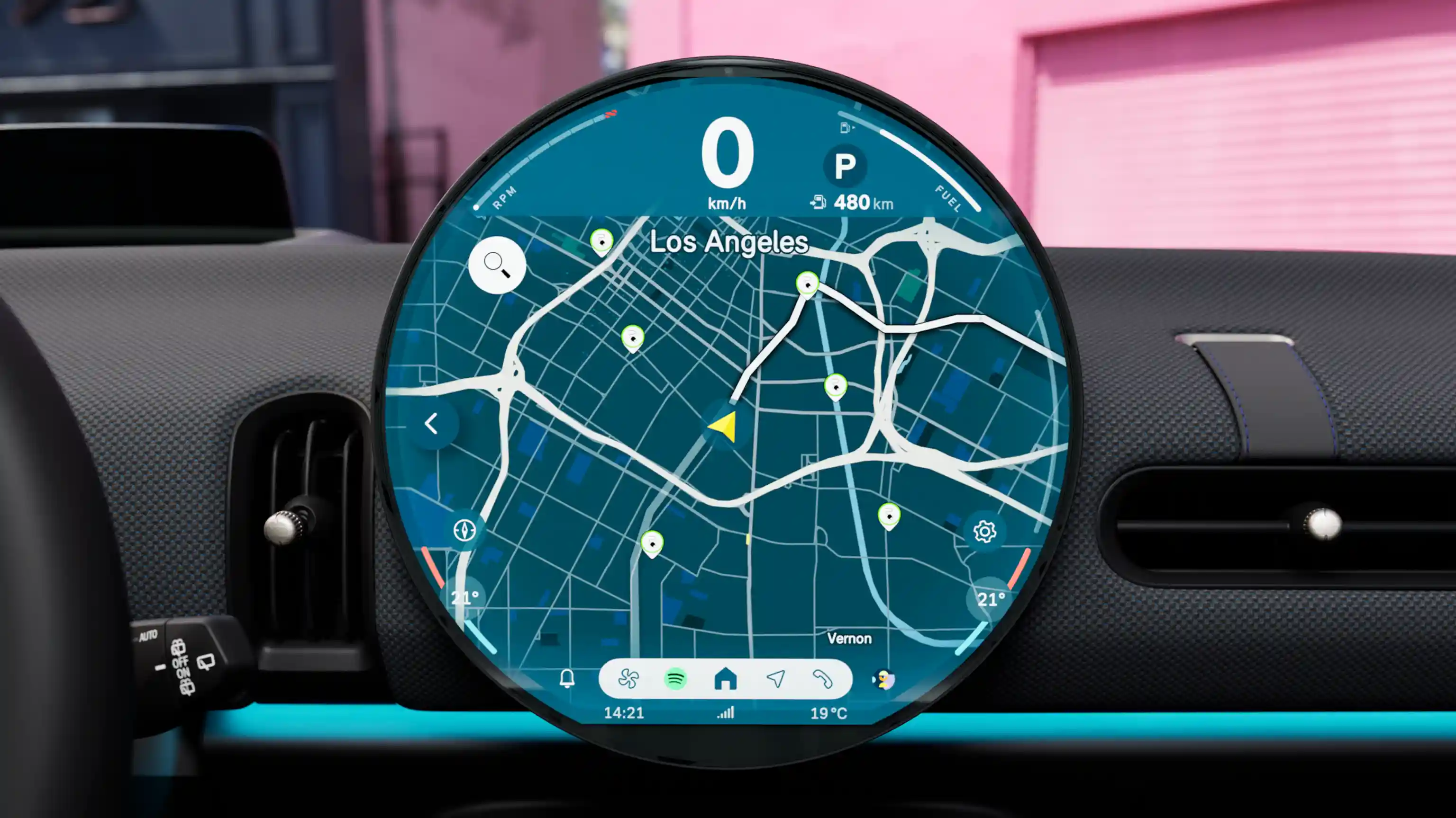 Video of the display of the MINI Cooper showing the navigation and controls