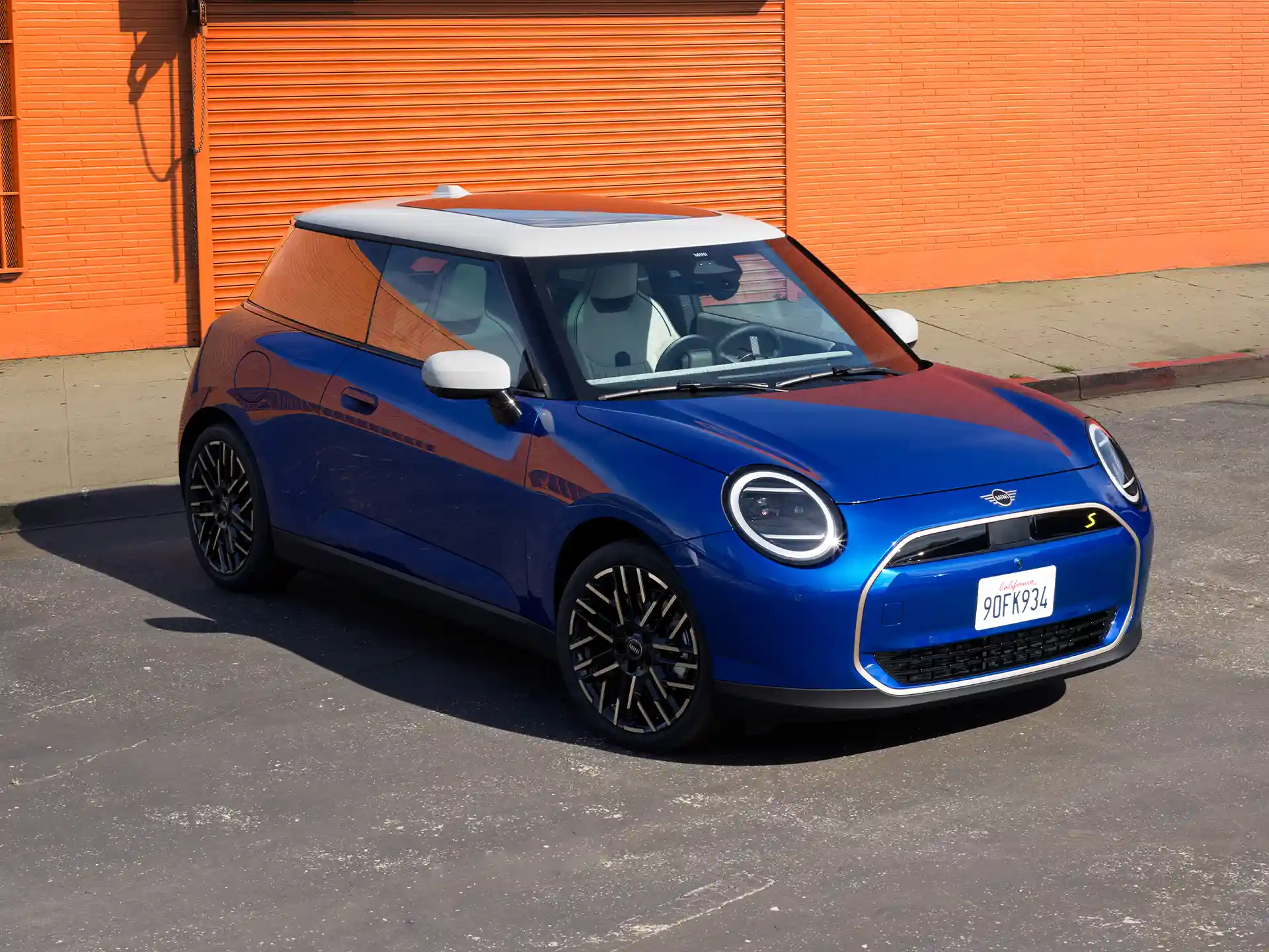 All-electric MINI Cooper - Features and Functions Stage