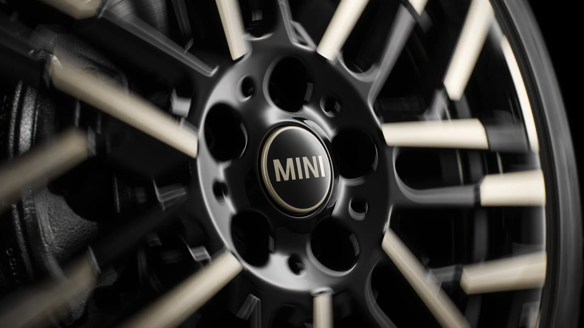 MINI Floating Hub Cap with the MINI logo that remains upright while the wheels turn.