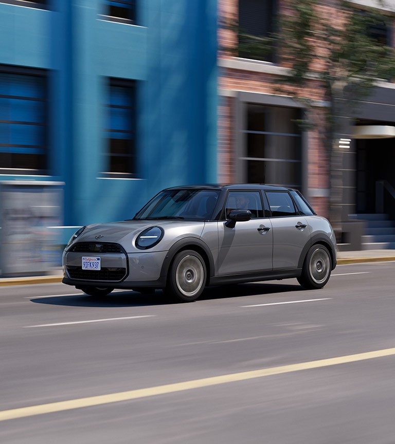 MINI COOPER 5-DOOR C CLASSIC WITH 17” PARALLEL SPOKE 2-TONE WHEELS