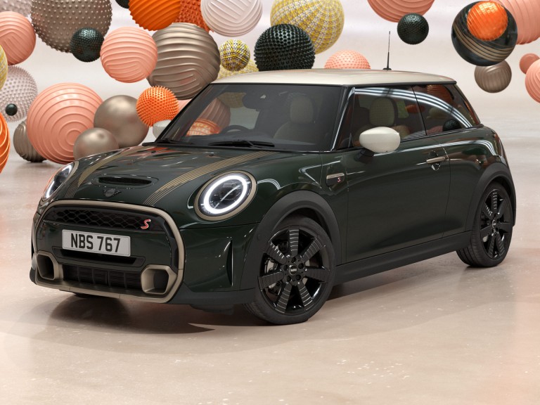 MINI 3-door Hatch Resolute – Rebel Green – Bonnet stripes