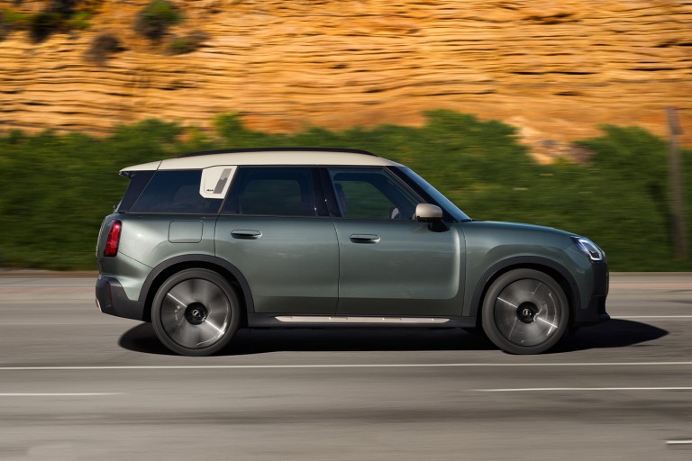 mini emobility – plug in hybrid teaser