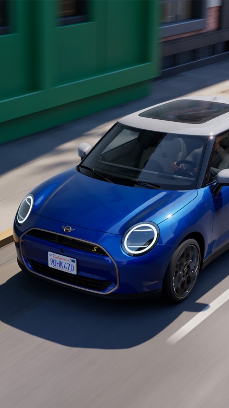 All-electric MINI Cooper WhatCar awards 