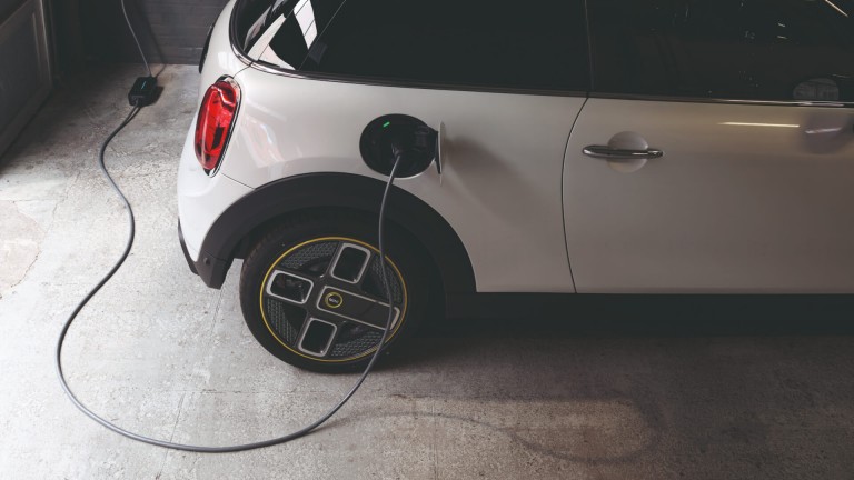 MINI Service – care for your MINI – battery care