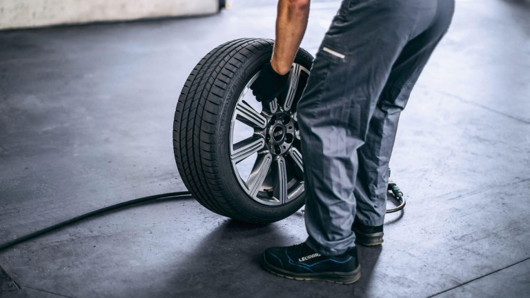 MINI Service – damage and repair – MINI Wheels and Tyres 