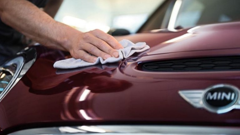  A MINI being cared for and polished during a service