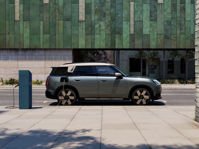 Electric Countryman side