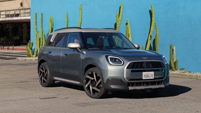 MINI Basic Loan – MINI Countryman - side view