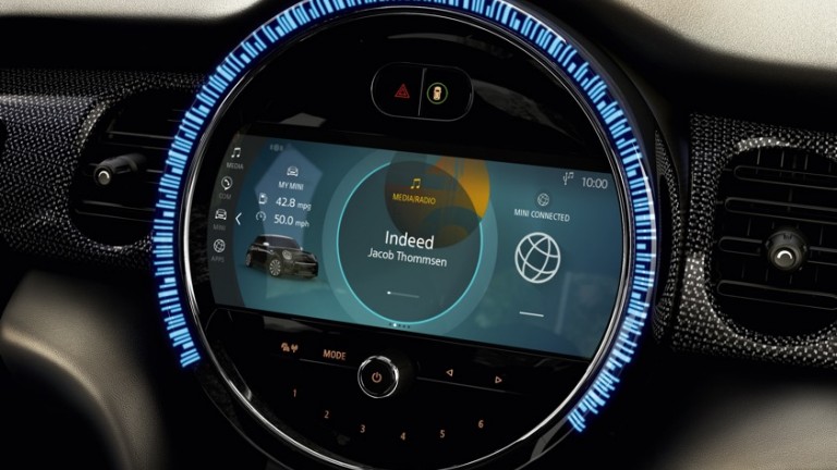 MINI 3-door Hatch smart infotainment system