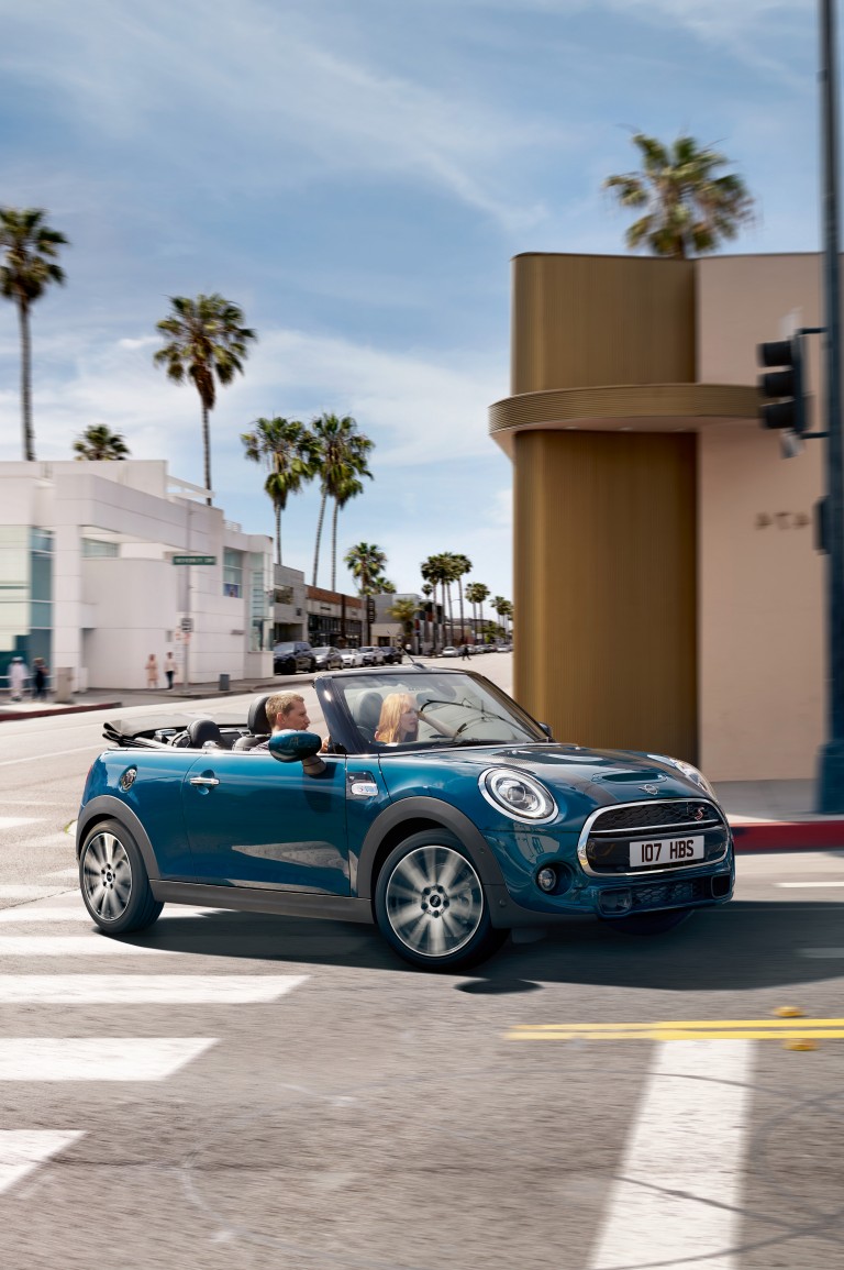MINI Convertible Sidewalk Edition.