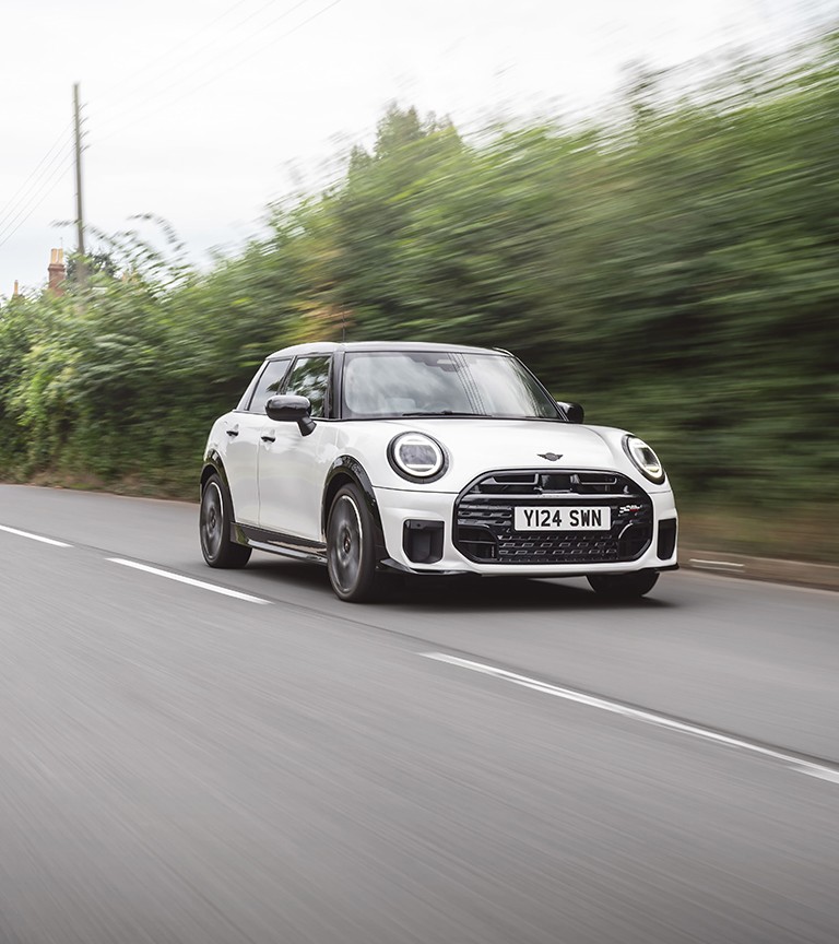 Mini Cooper Visual 2026 MINI Cooper 5-Door Hatchback - Model & Interior