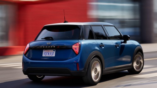 MINI Basic Loan – MINI Countryman - side view