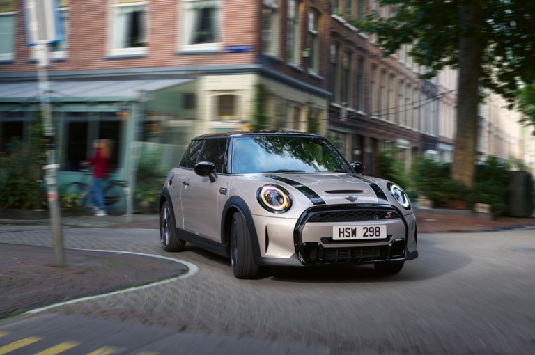 2020 Mini Jcw Clubman Slapped With Aud 57 900 Price Tag Down Under Australia Johncooperworks Mini Miniclubman Minicountryman Newcars Prices Cars Carso