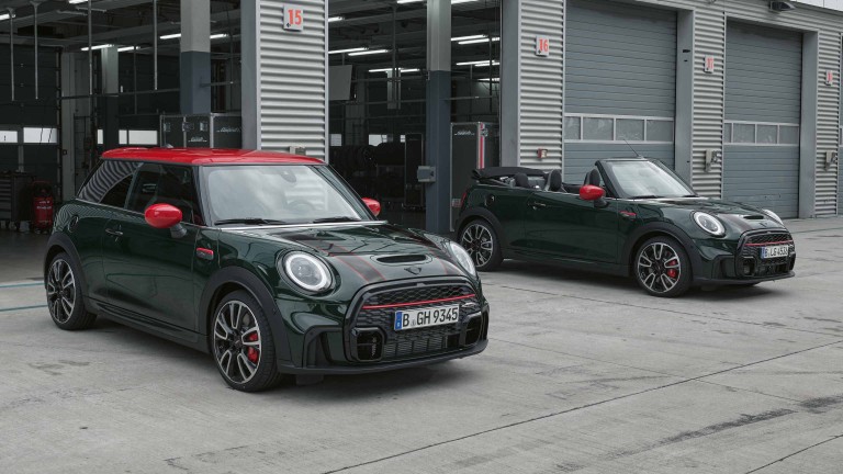 MINI John Cooper Works – front view green and red – model comparison