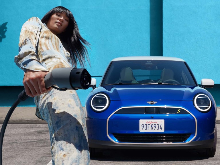 MINI Electric charging port