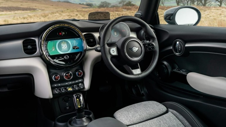 MINI Electric - Cockpit